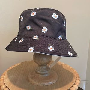 Alice + Olivia Reversible Bucket Hat